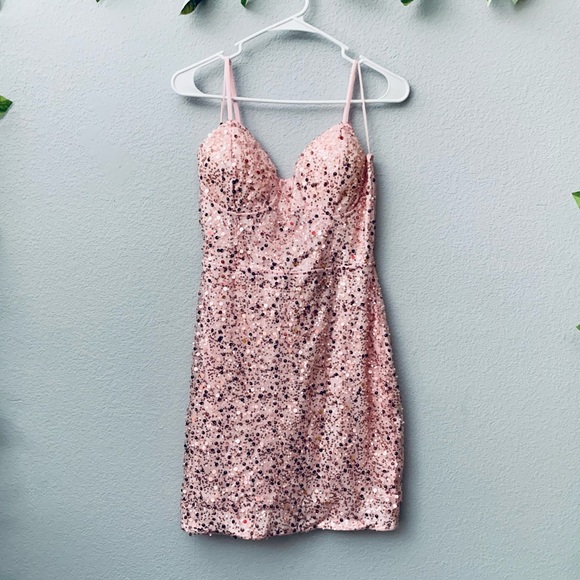 Windsor baby pink sequence dress - Picture 1 of 9